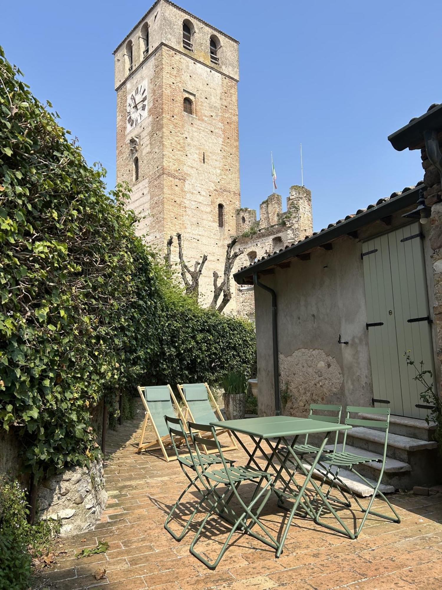 Torre Del Laghetto *