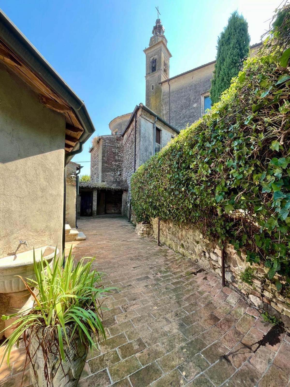 Torre Del Laghetto *